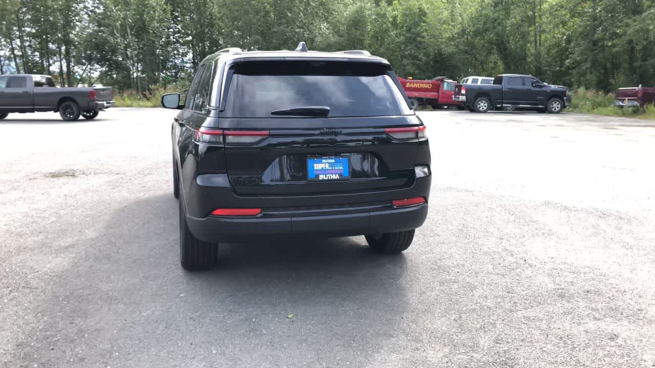 Thumbnail: 2025 Jeep Grand Cherokee - 11