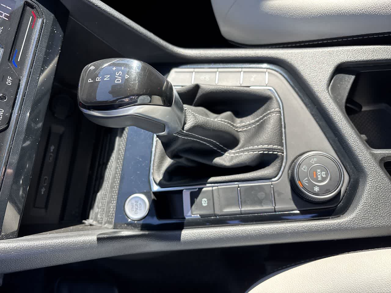 Thumbnail: 2025 Volkswagen Taos - 18