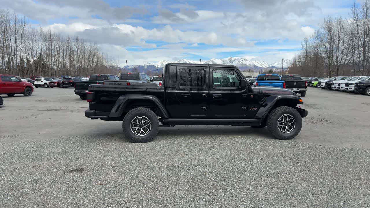 Thumbnail: 2026 Jeep Gladiator - 16