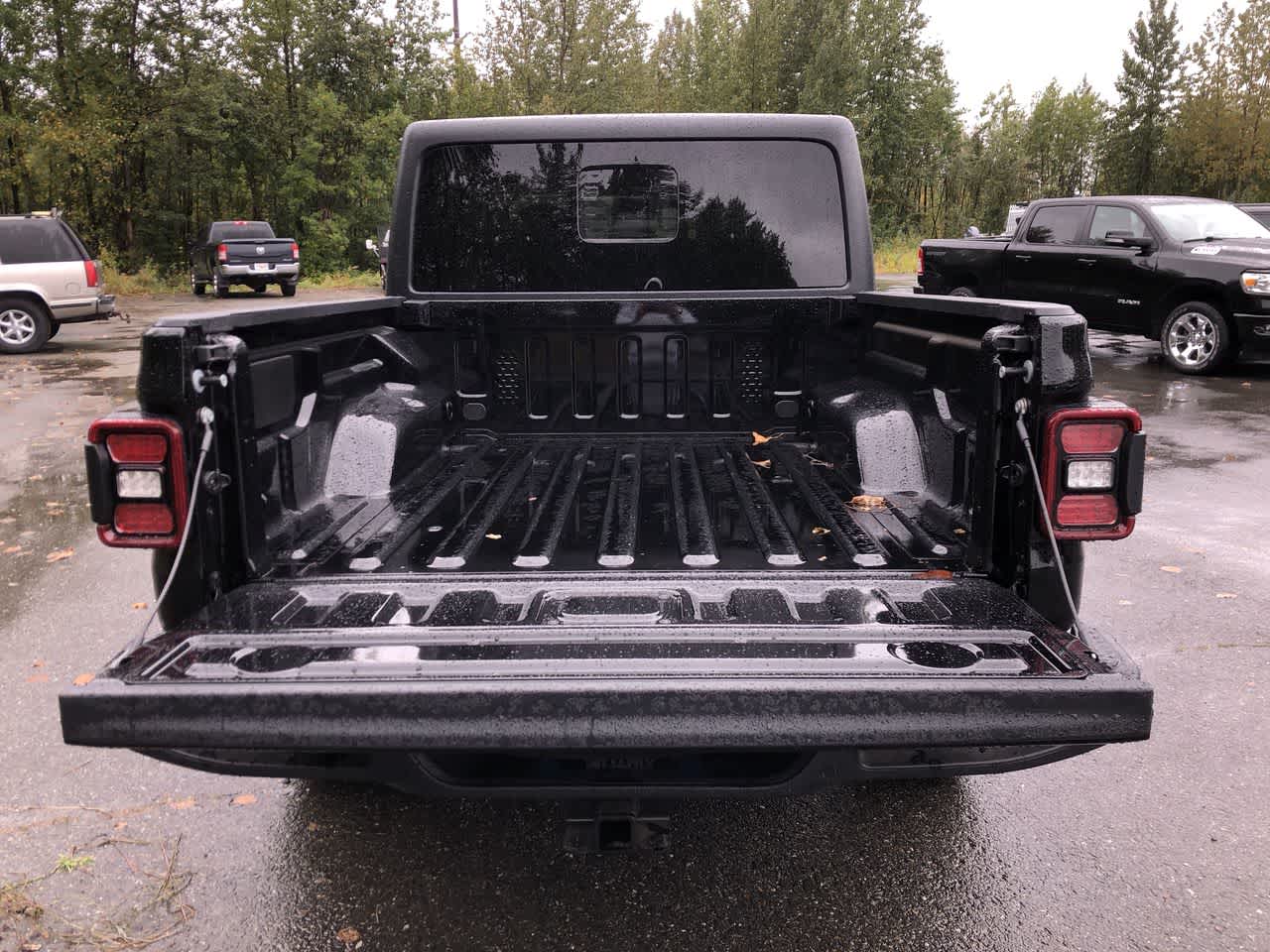 Thumbnail: 2025 Jeep Gladiator - 19