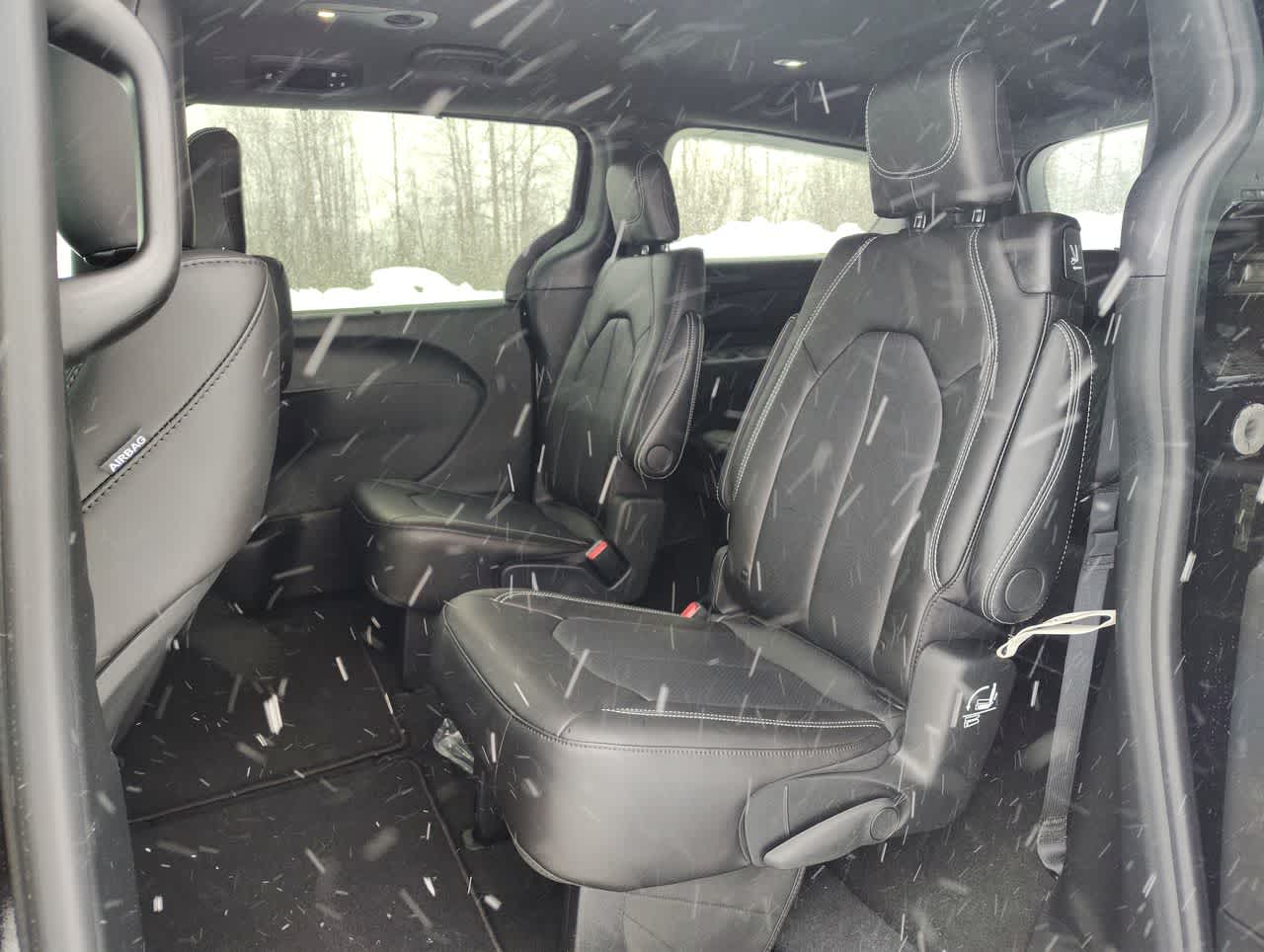 Thumbnail: 2026 Chrysler Pacifica - 14