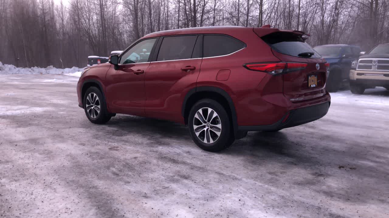 Thumbnail: 2023 Toyota Highlander - 10