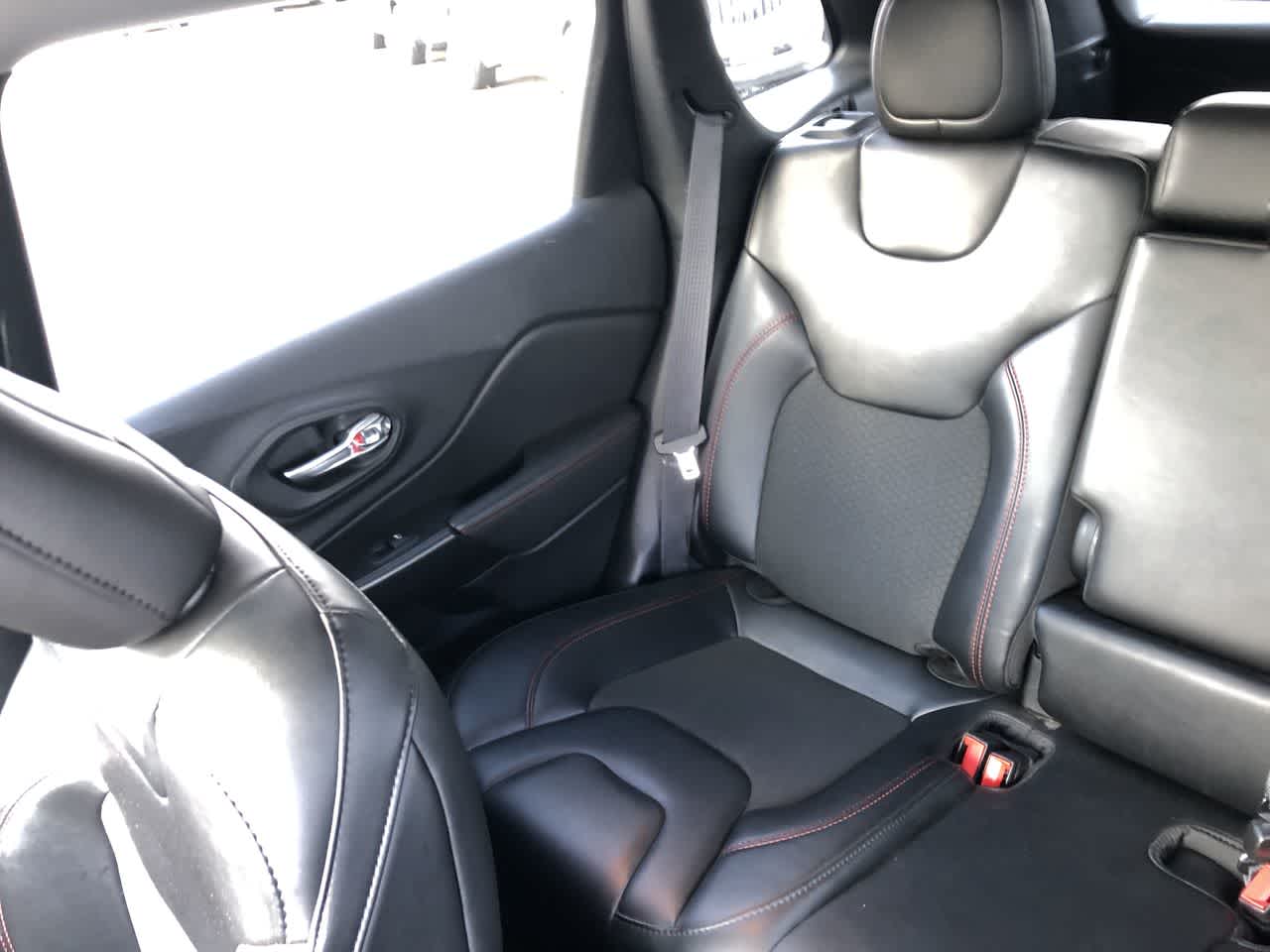 Thumbnail: 2022 Jeep Cherokee - 21