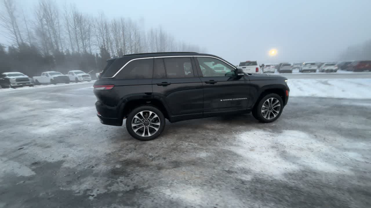 Thumbnail: 2025 Jeep Grand Cherokee - 16