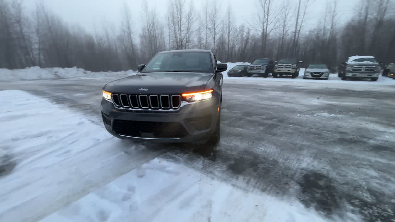 Thumbnail: 2024 Jeep Grand Cherokee - 5