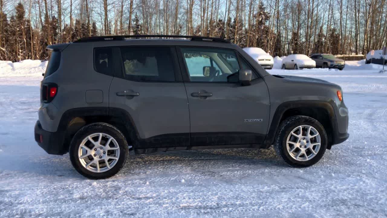 Thumbnail: 2020 Jeep Renegade - 16