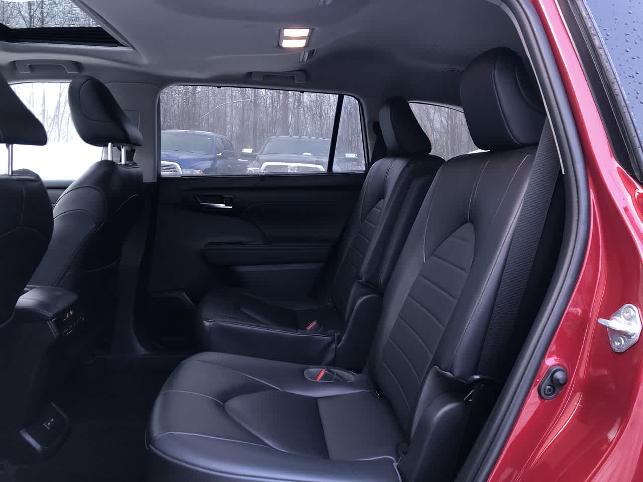 Thumbnail: 2023 Toyota Highlander - 22