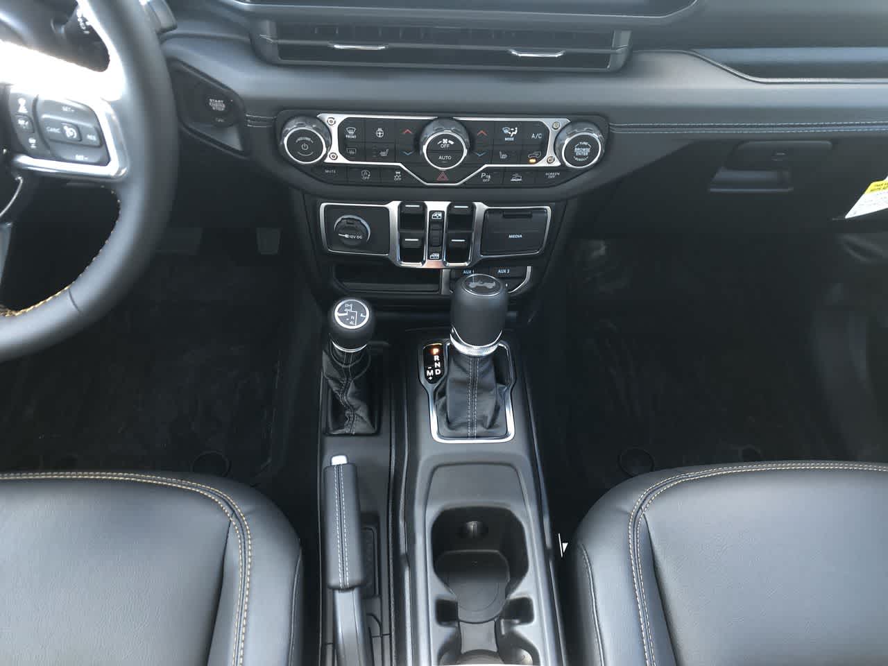 Thumbnail: 2025 Jeep Wrangler - 27