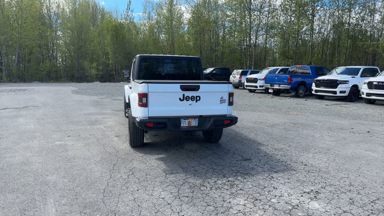 Thumbnail: 2023 Jeep Gladiator - 12