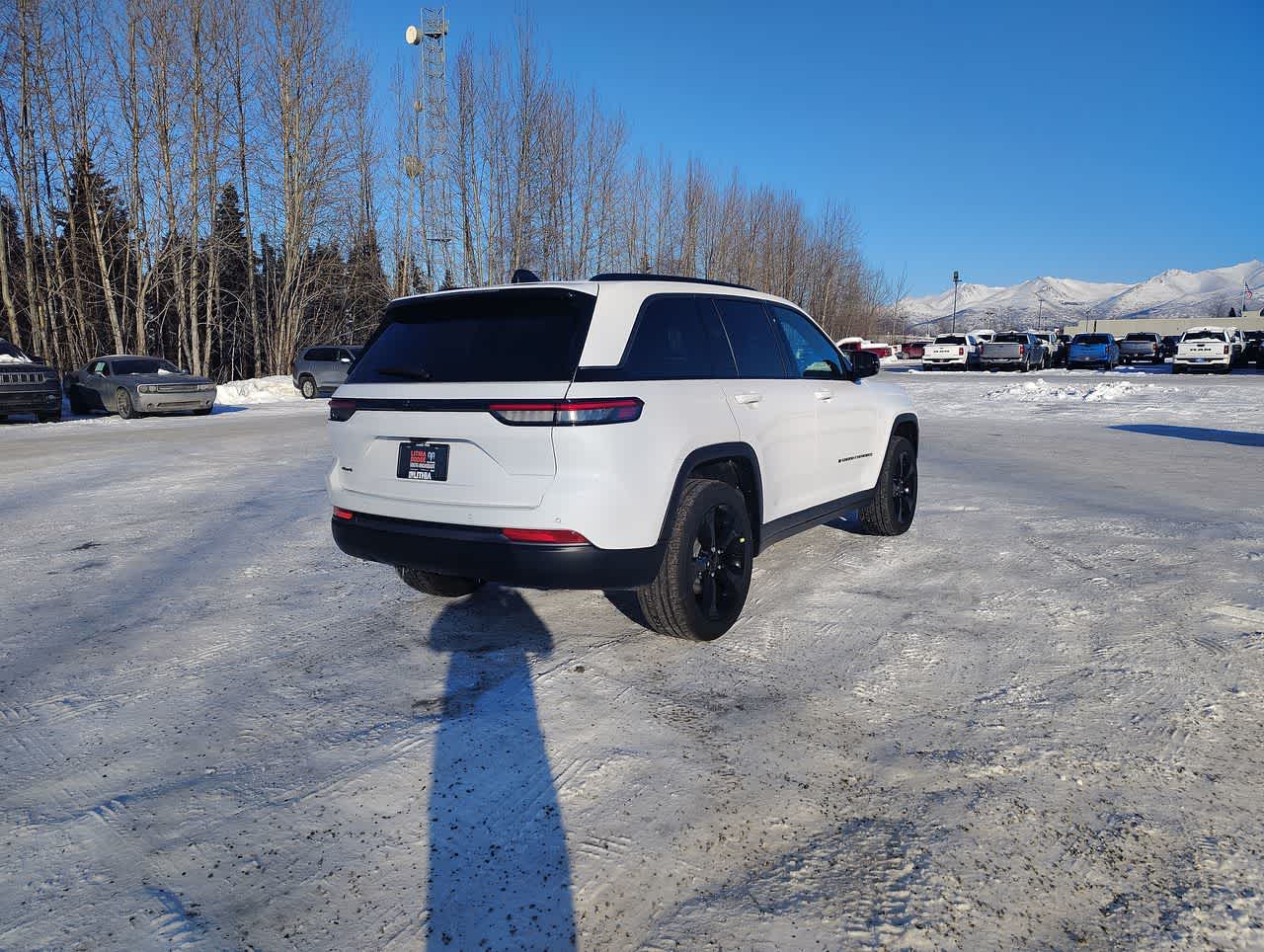 Thumbnail: 2026 Jeep Grand Cherokee - 8
