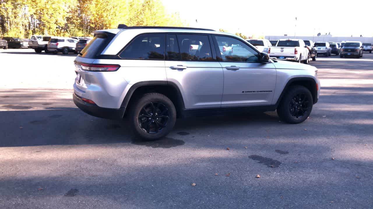 Thumbnail: 2024 Jeep Grand Cherokee - 15