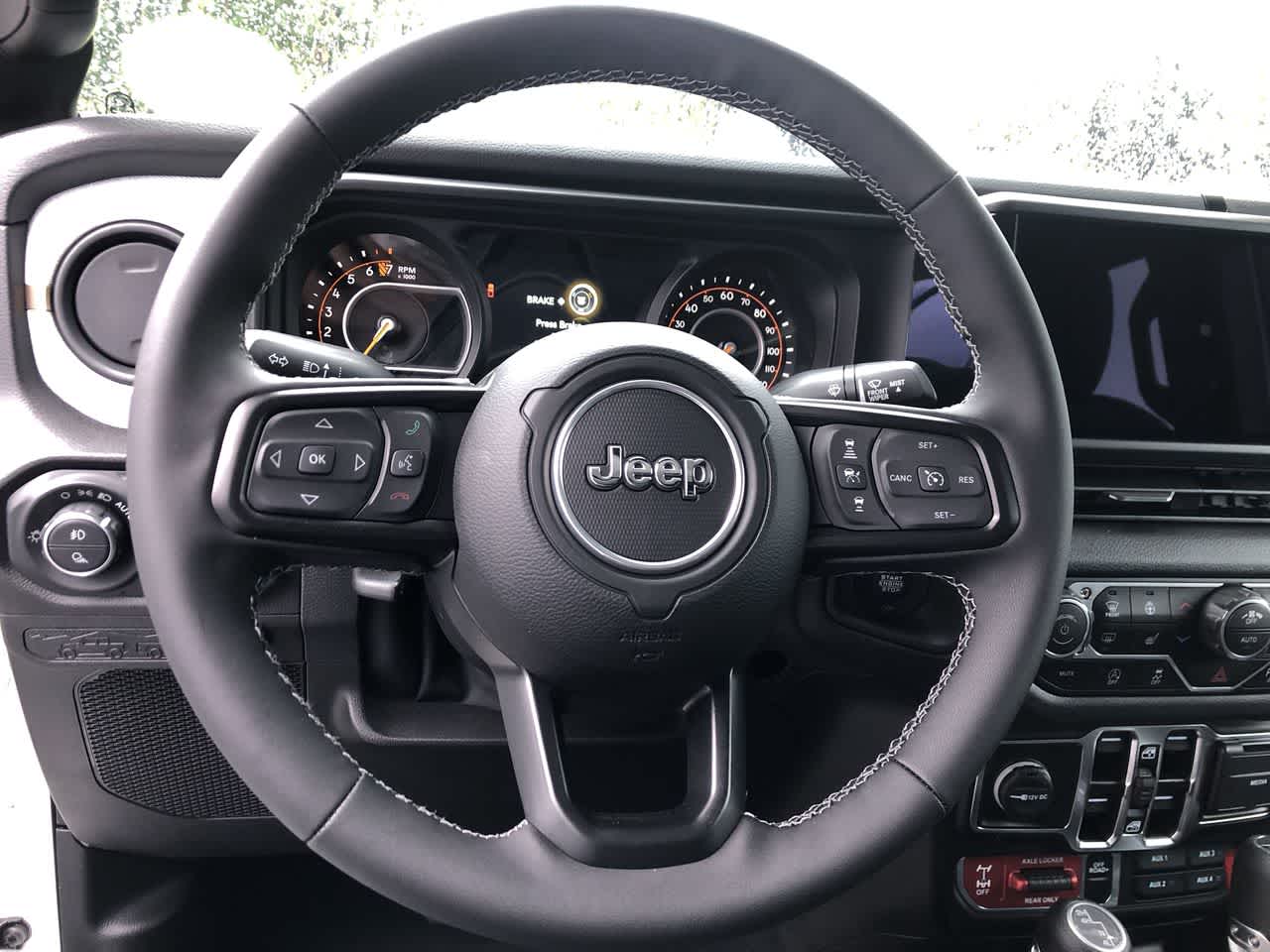 Thumbnail: 2025 Jeep Gladiator - 24