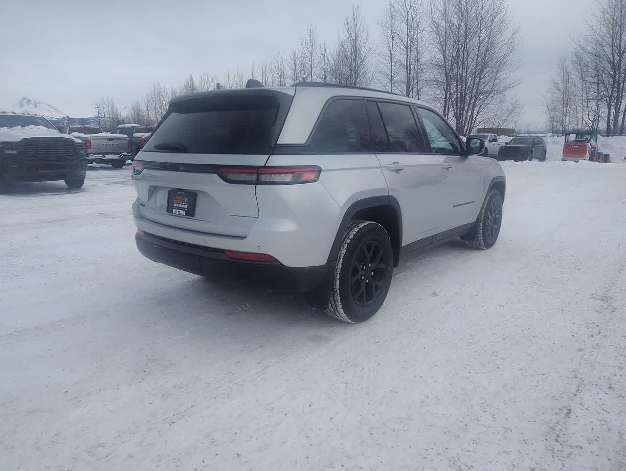 Thumbnail: 2026 Jeep Grand Cherokee - 8