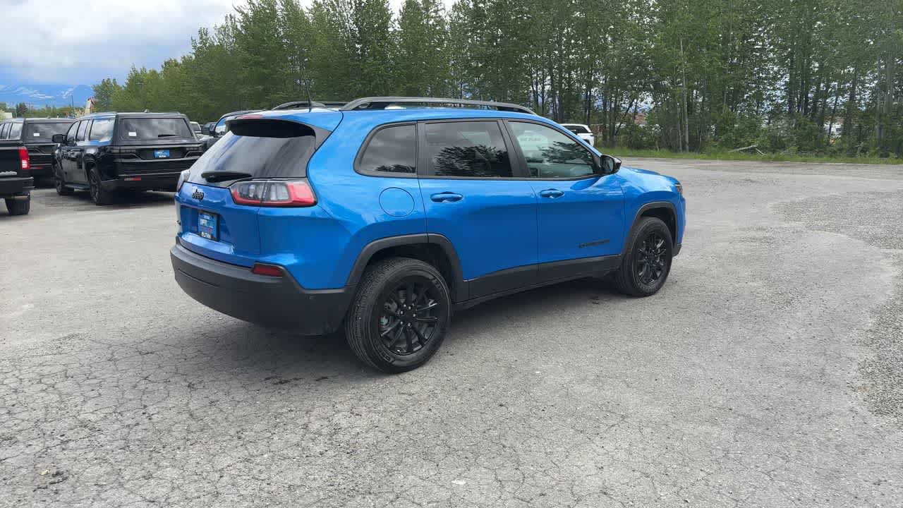 Thumbnail: 2023 Jeep Cherokee - 14