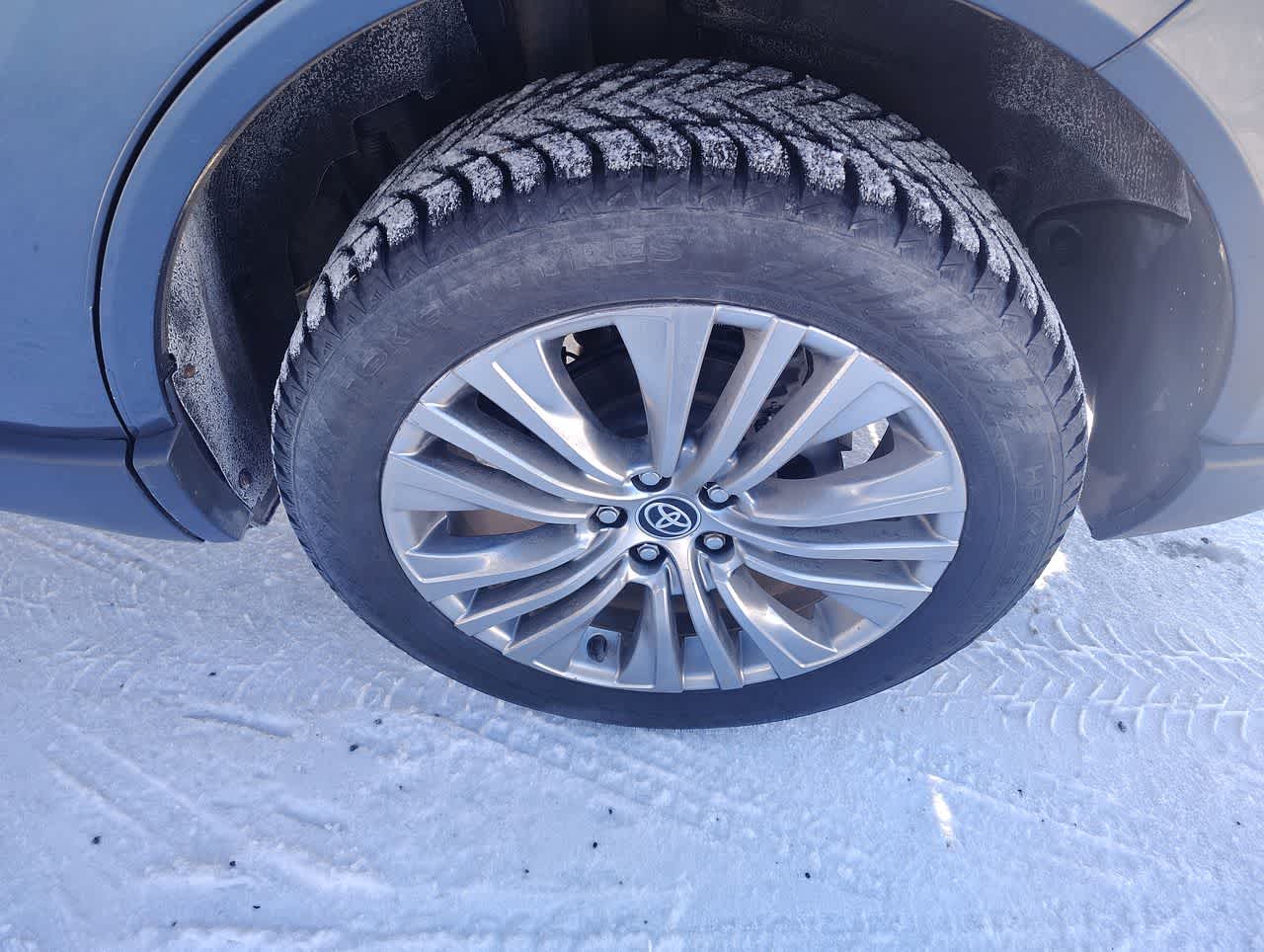 Thumbnail: 2022 Toyota Venza - 13