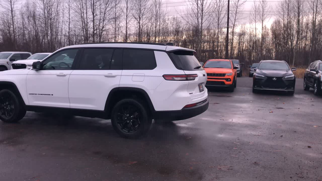 Thumbnail: 2024 Jeep Grand Cherokee L - 8