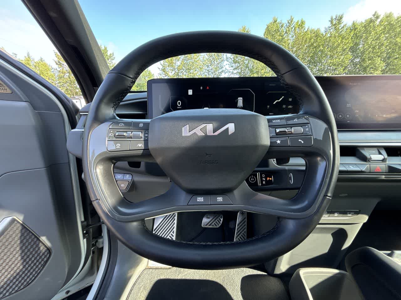 Thumbnail: 2024 Kia EV9 - 25