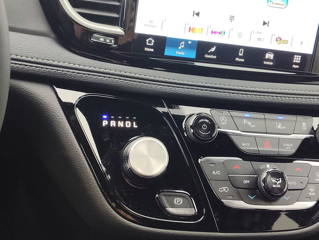 Thumbnail: 2026 Chrysler Pacifica - 19