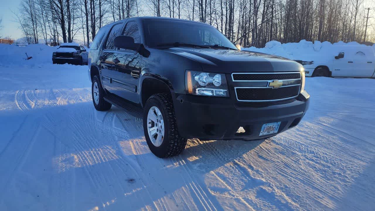 Thumbnail: 2014 Chevrolet Tahoe - 2