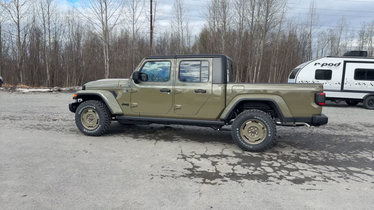 Thumbnail: 2026 Jeep Gladiator - 9
