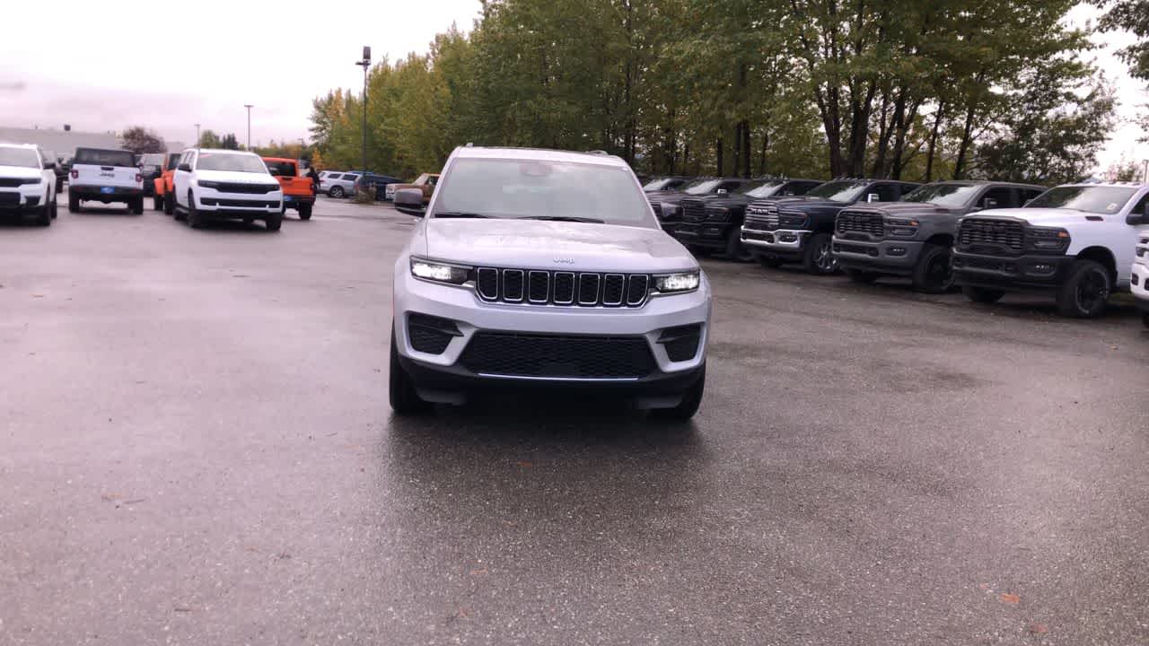 Thumbnail: 2025 Jeep Grand Cherokee - 4