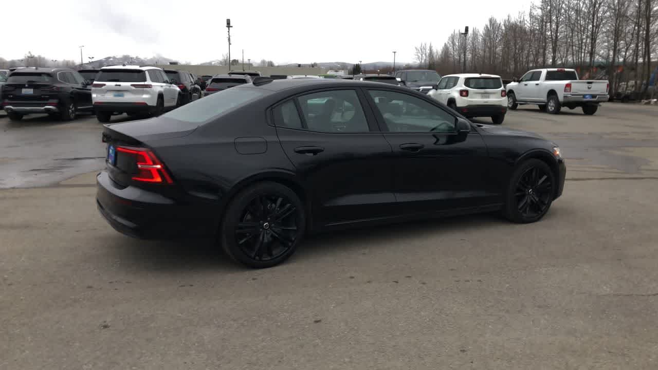 Thumbnail: 2024 Volvo S60 - 14