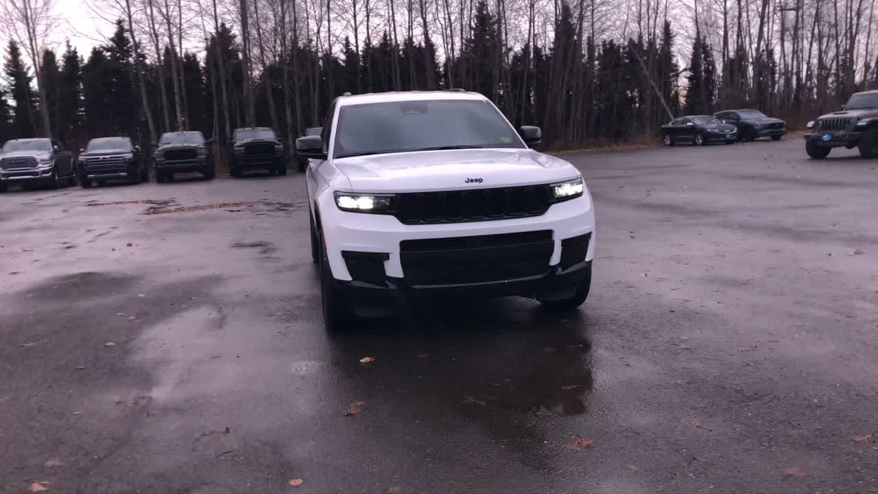 Thumbnail: 2024 Jeep Grand Cherokee L - 2