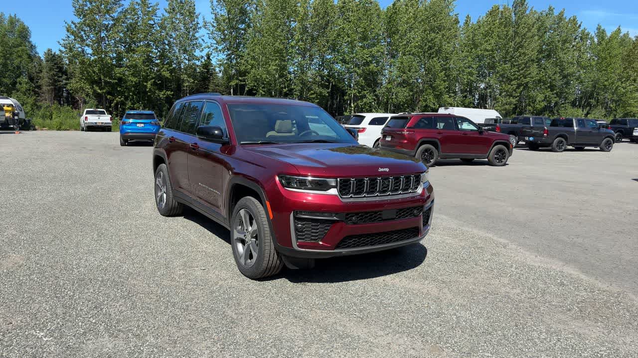 Thumbnail: 2026 Jeep Grand Cherokee - 3