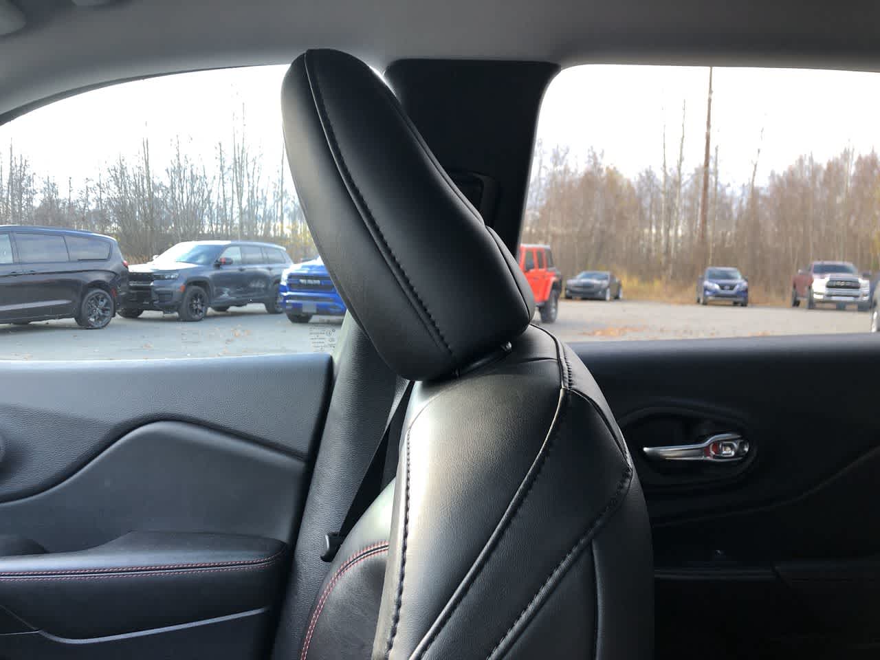 Thumbnail: 2022 Jeep Cherokee - 20