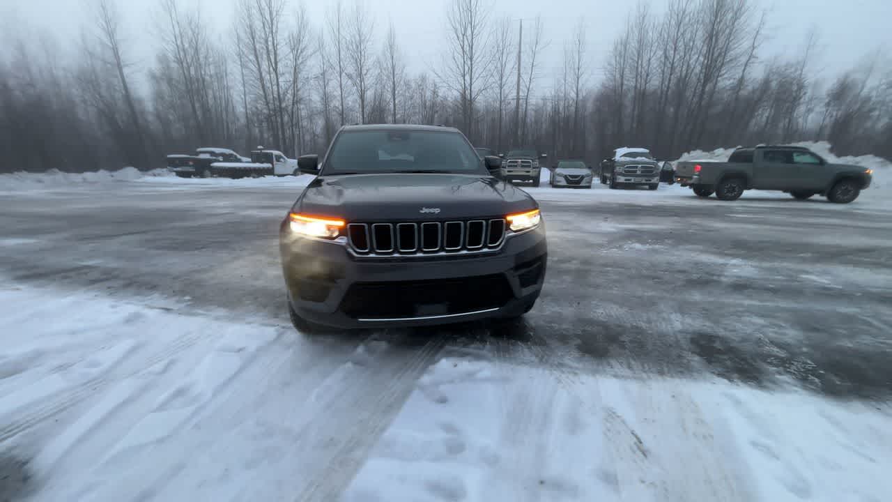 Thumbnail: 2024 Jeep Grand Cherokee - 4