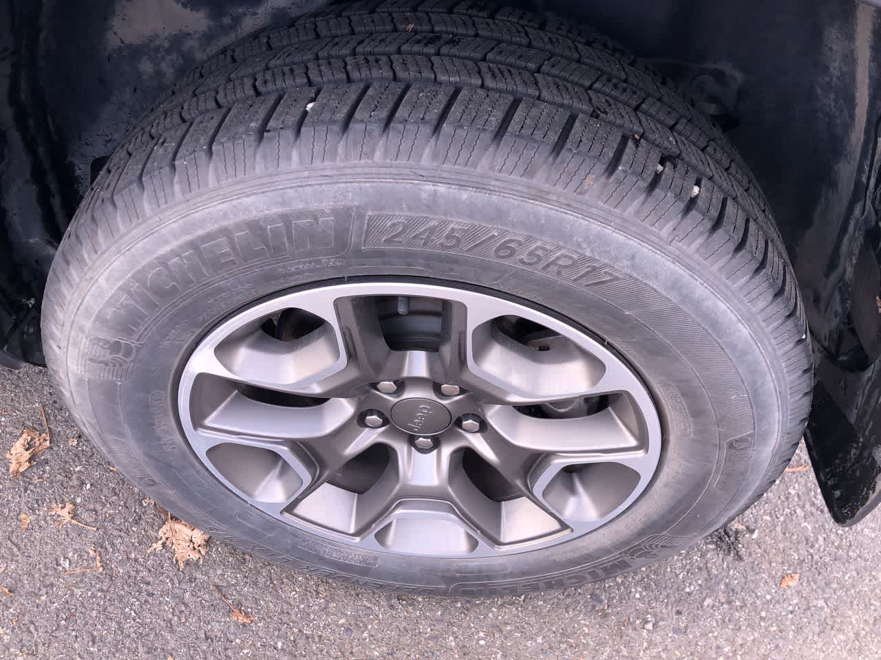 Thumbnail: 2022 Jeep Cherokee - 29