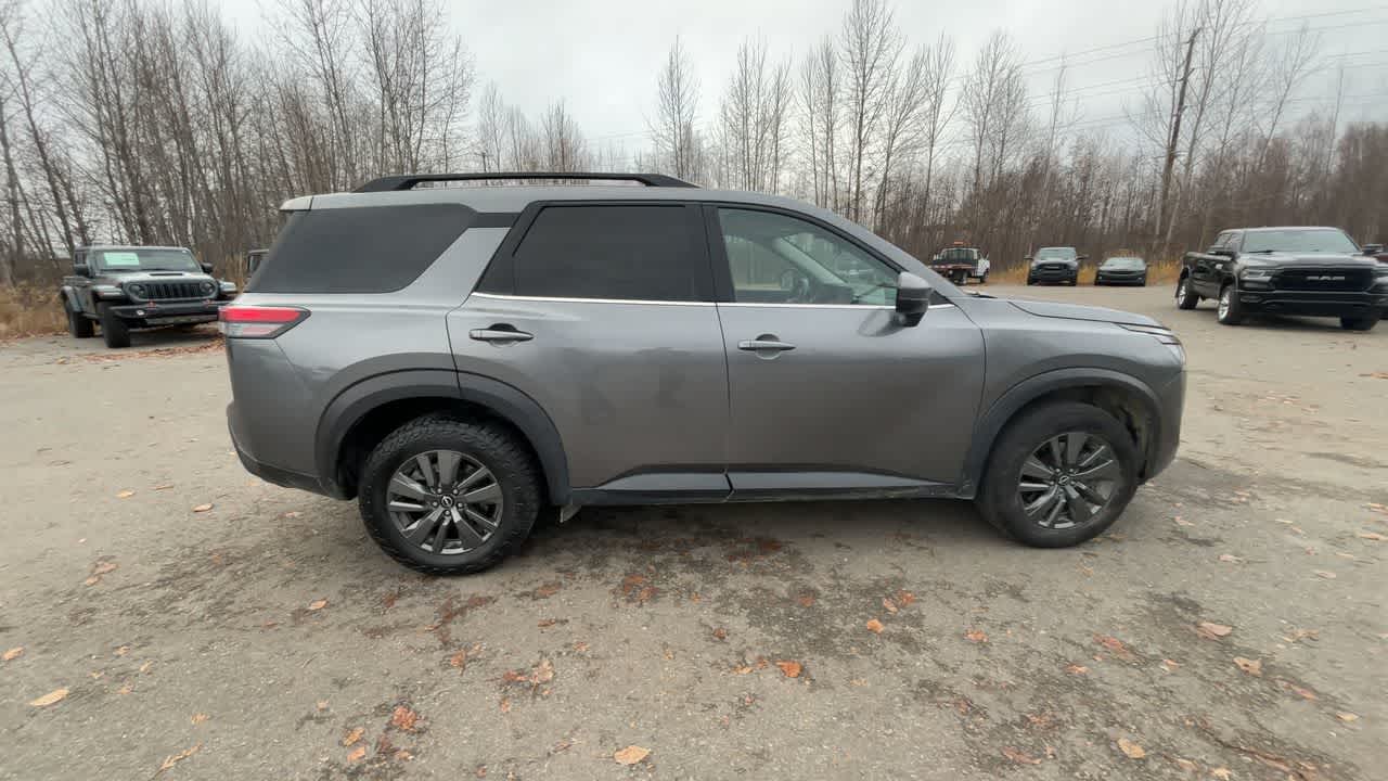 Thumbnail: 2024 Nissan Pathfinder - 16