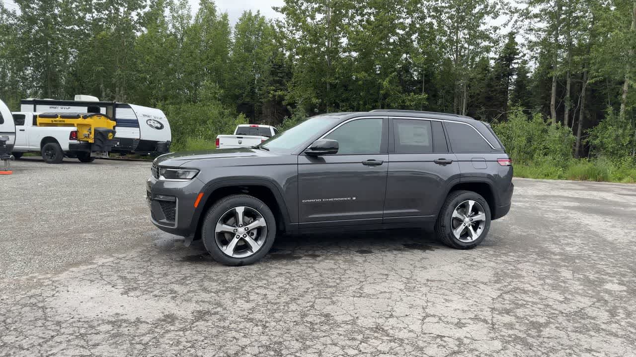 Thumbnail: 2026 Jeep Grand Cherokee - 7