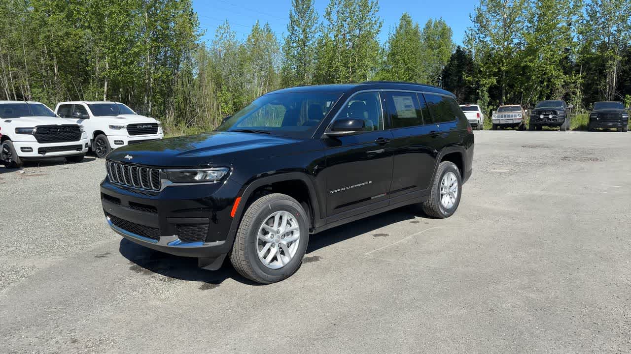 Thumbnail: 2026 Jeep Grand Cherokee - 6