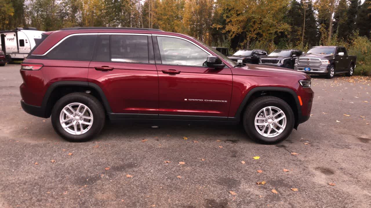 Thumbnail: 2025 Jeep Grand Cherokee - 16