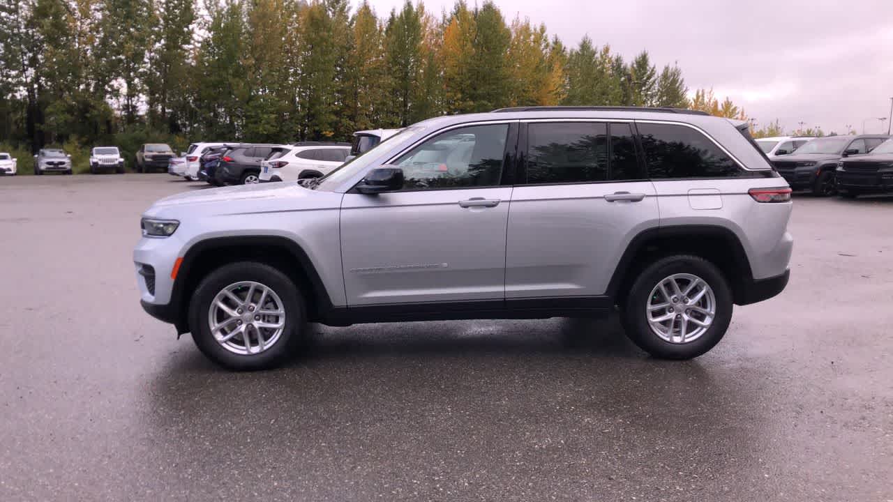 Thumbnail: 2025 Jeep Grand Cherokee - 8