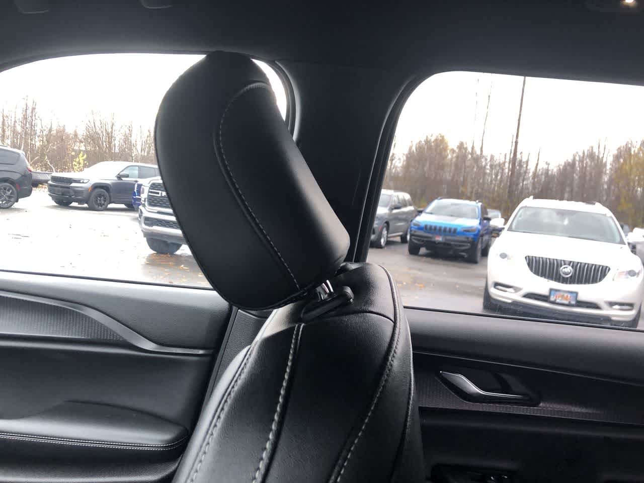 Thumbnail: 2024 Jeep Grand Cherokee L - 20