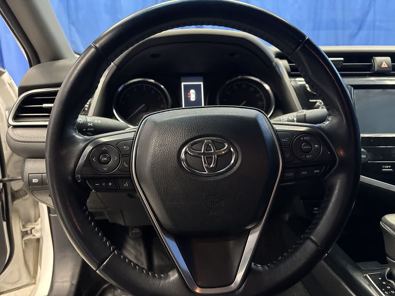 Thumbnail: 2019 Toyota Camry - 16