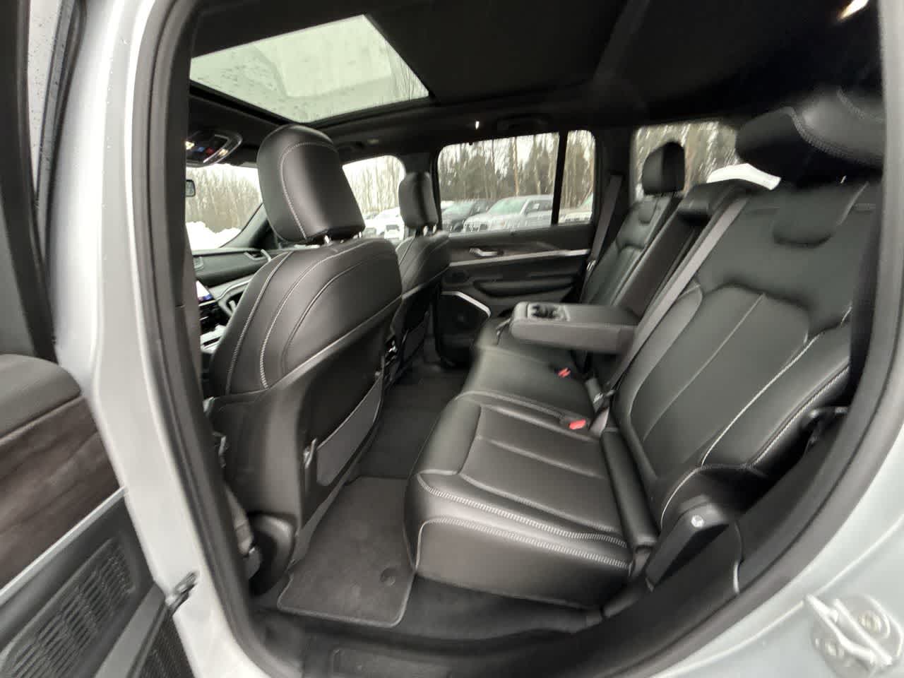 Thumbnail: 2025 Jeep Grand Cherokee - 22