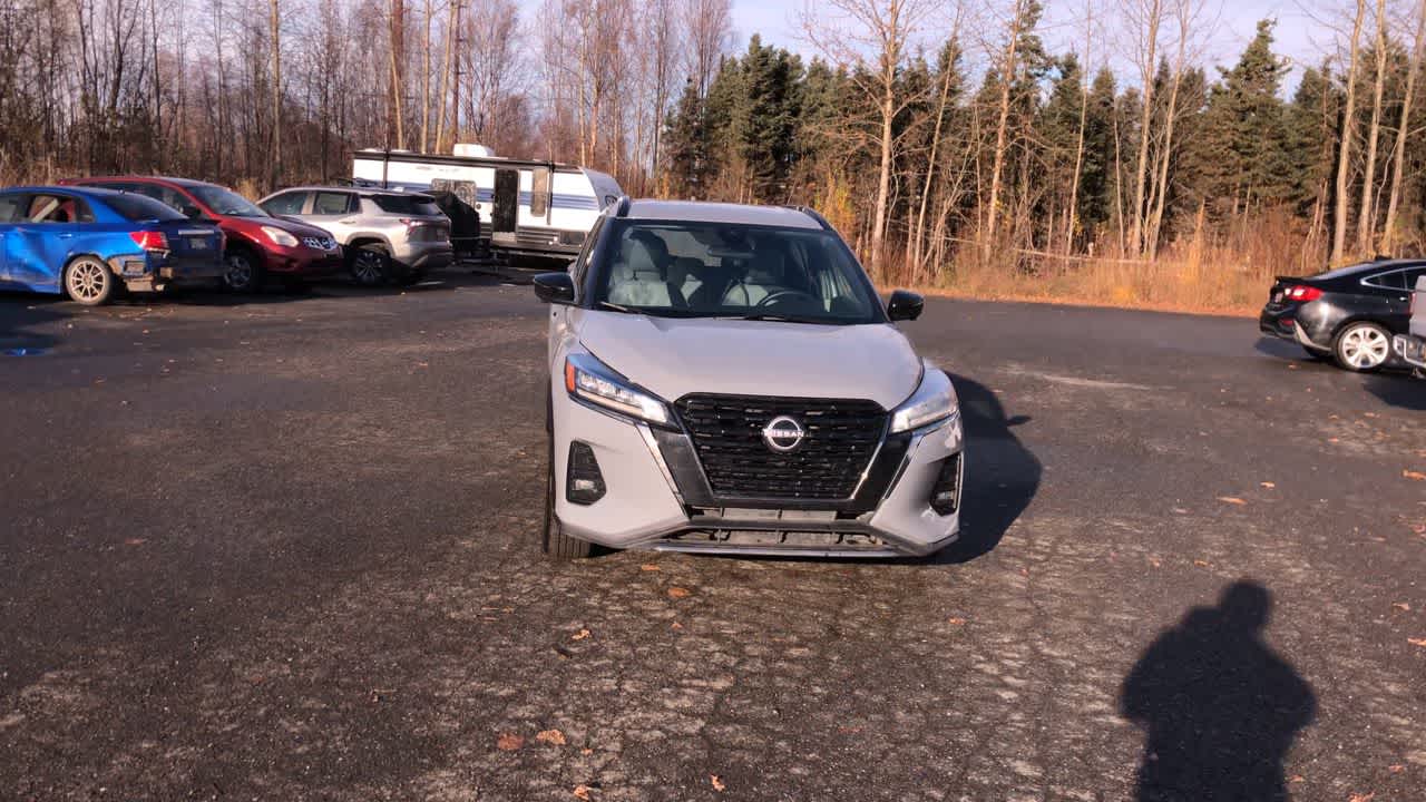 Thumbnail: 2023 Nissan Kicks - 4