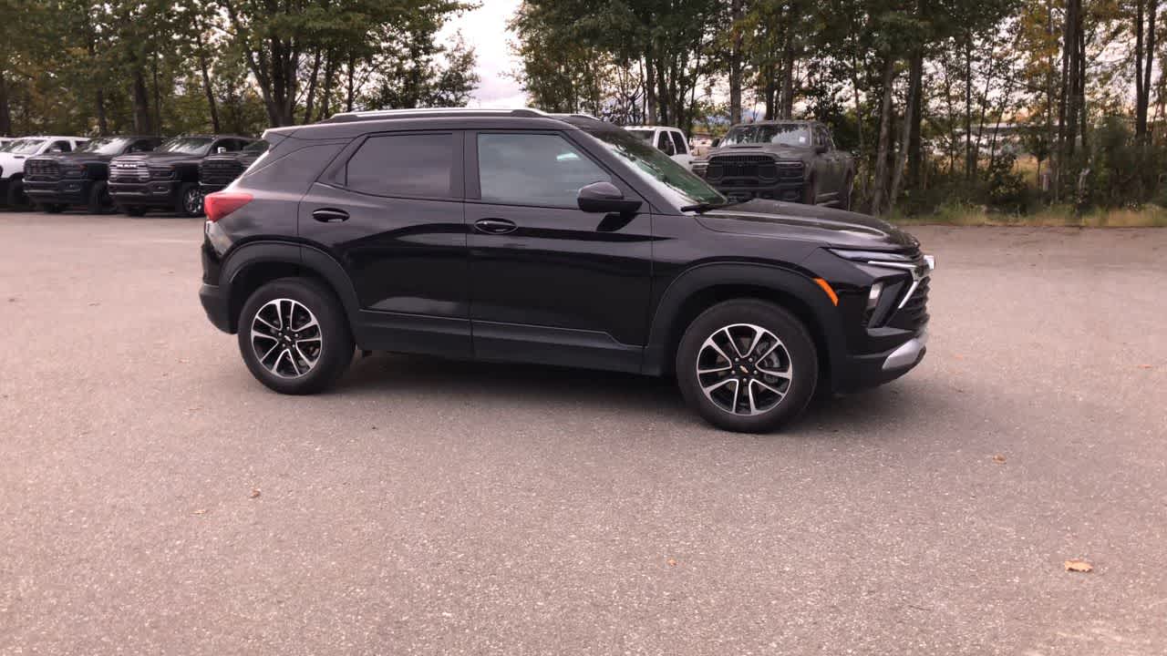 Thumbnail: 2025 Chevrolet TrailBlazer - 17