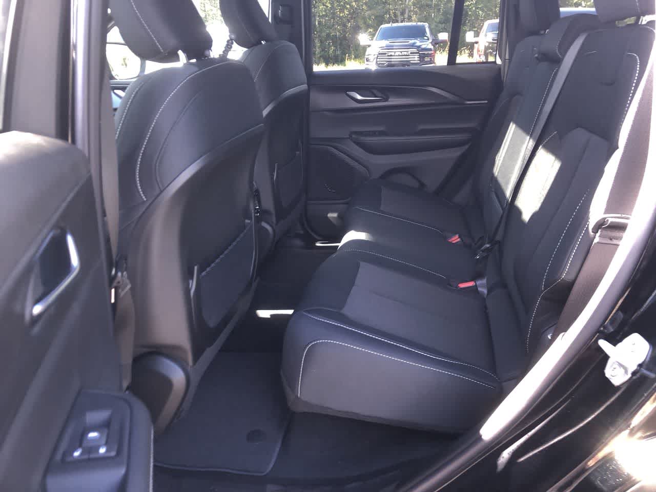 Thumbnail: 2025 Jeep Grand Cherokee - 22