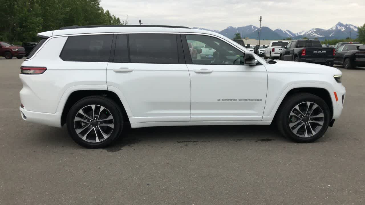Thumbnail: 2025 Jeep Grand Cherokee - 15