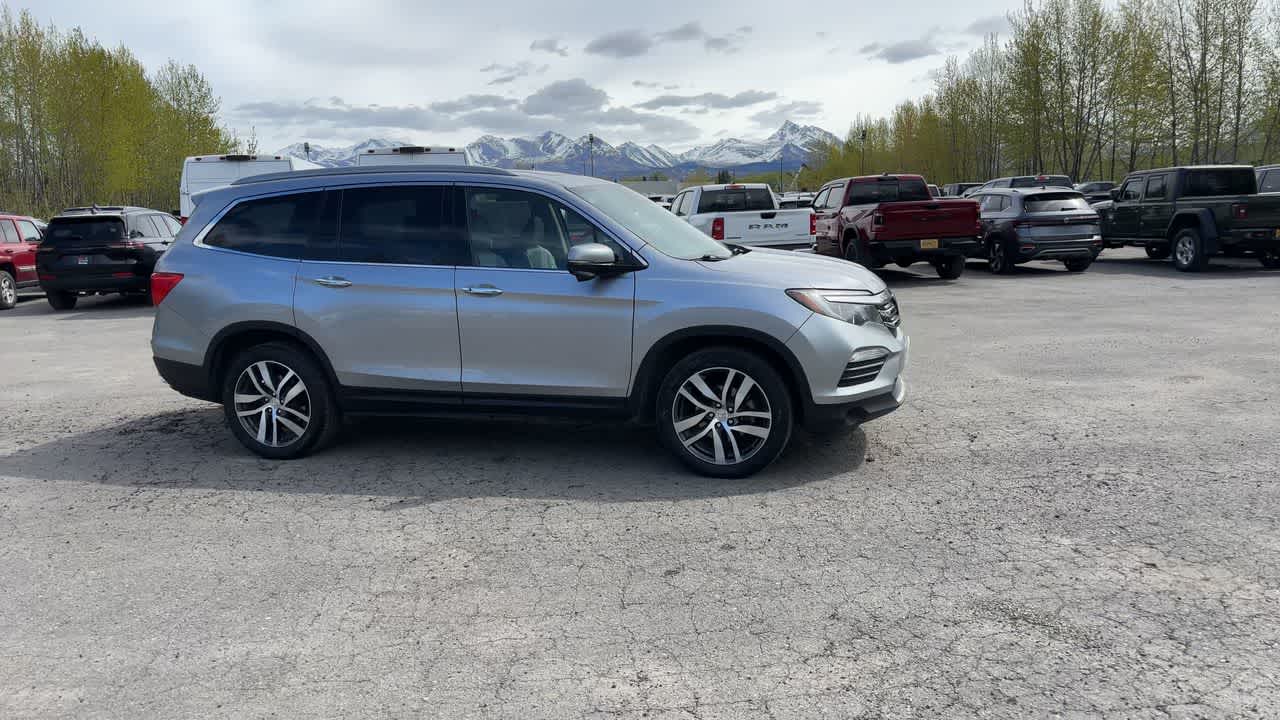 Thumbnail: 2018 Honda Pilot - 17