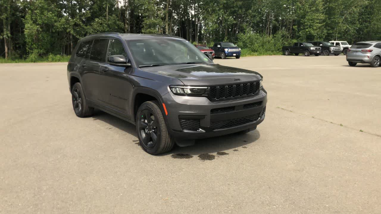 Thumbnail: 2025 Jeep Grand Cherokee - 2