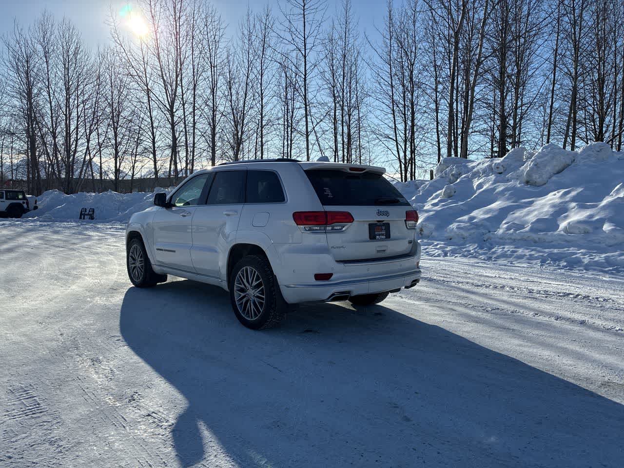 Thumbnail: 2017 Jeep Grand Cherokee - 6