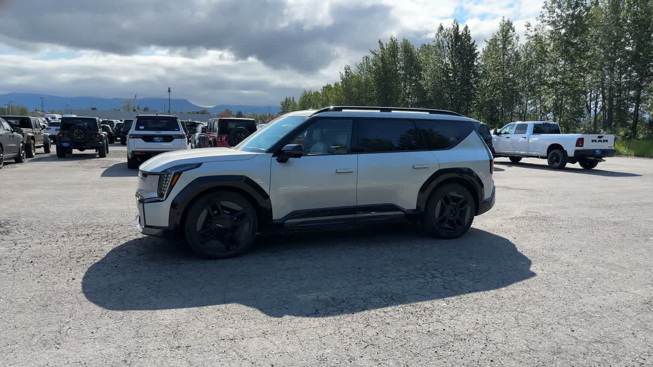 Thumbnail: 2024 Kia EV9 - 7