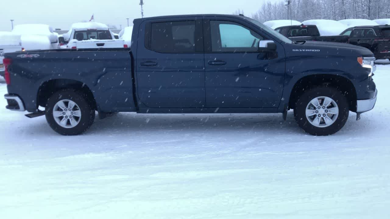 Thumbnail: 2022 Chevrolet Silverado 1500 - 17