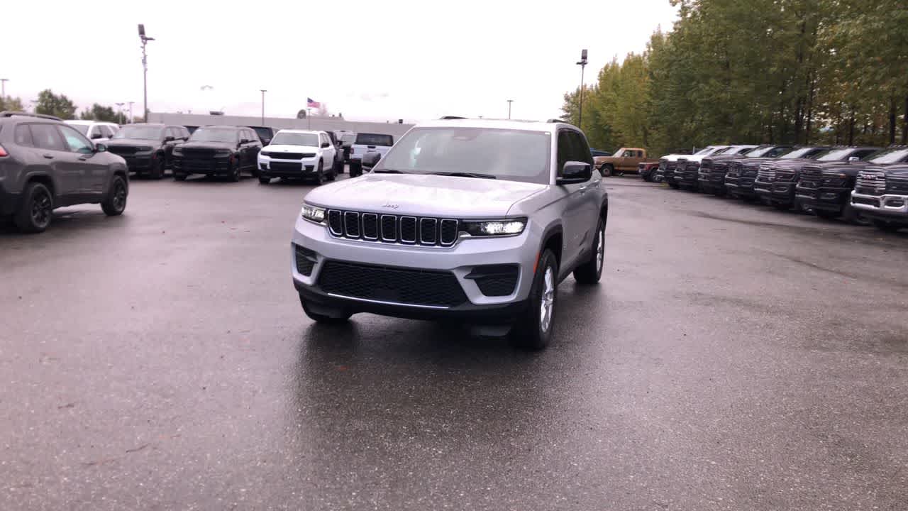 Thumbnail: 2025 Jeep Grand Cherokee - 5