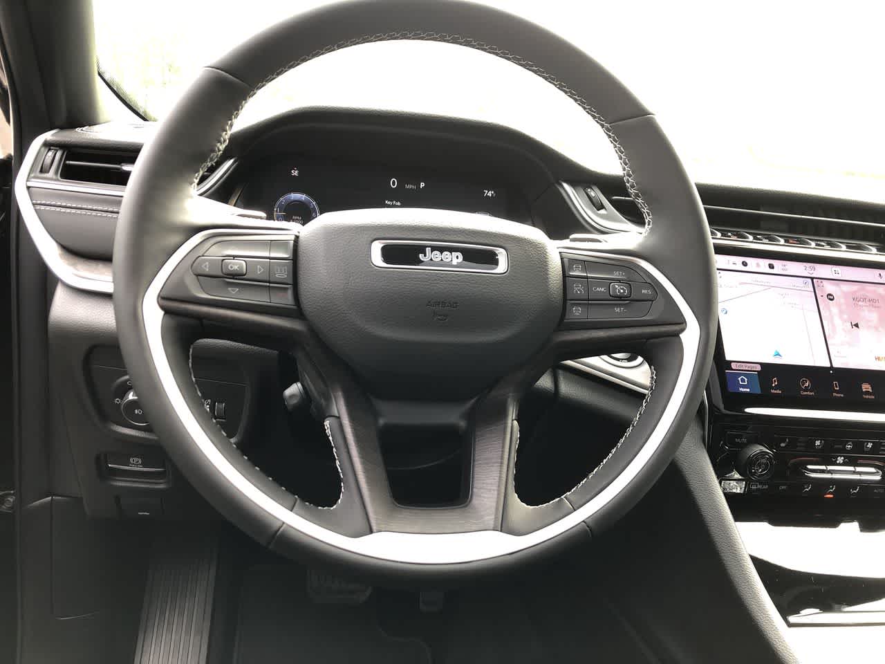 Thumbnail: 2025 Jeep Grand Cherokee - 25